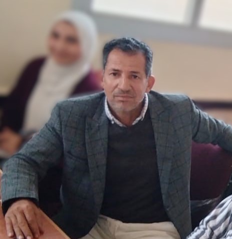 أيمن